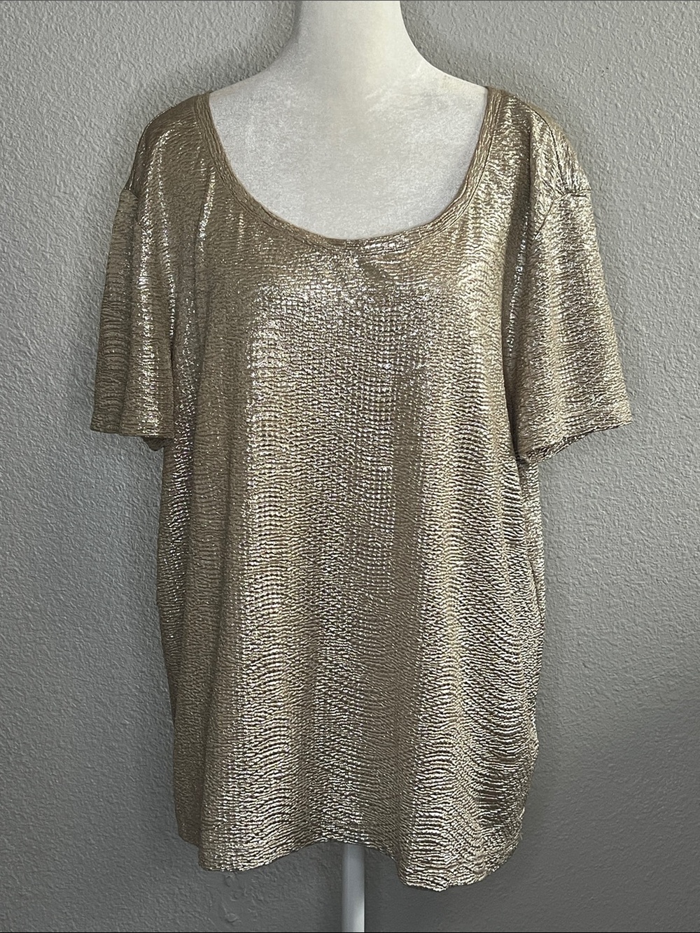 H&M Textured Scoopneck Short Sleeve TShirt Gold Size M
